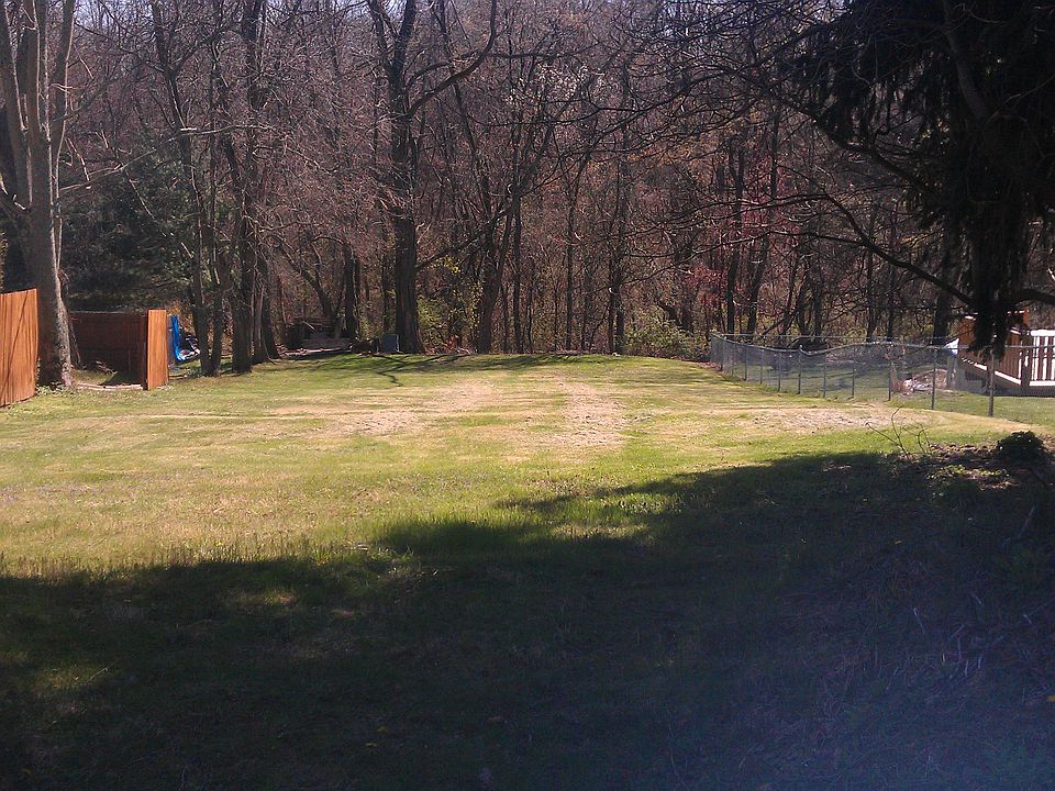 2nd image of 252 Poplar St