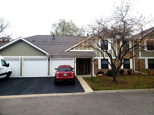 1107 Woodbury Ln APT A1 photo 1