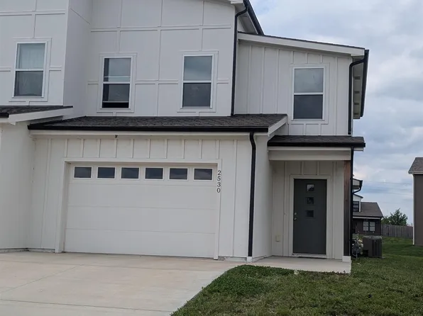 2530 Arlene Pl, Lawrence, KS 66046
