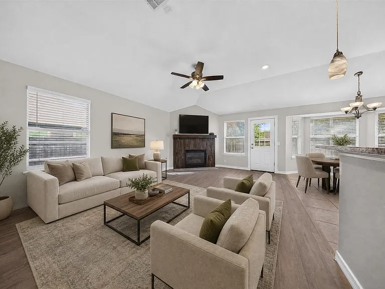241 Brian Ln — Photo 2