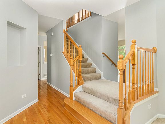 3rd image of 25240 Balmoral Dr