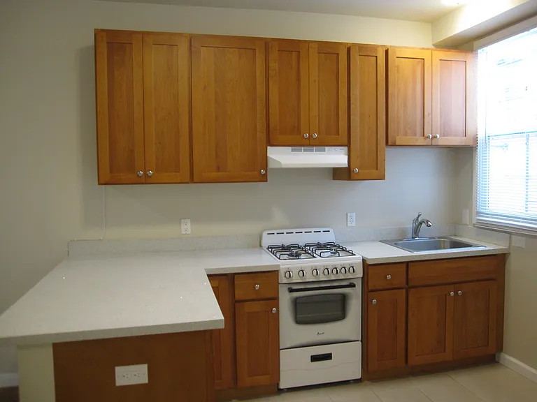 642 Hyde St #4 — Photo 1