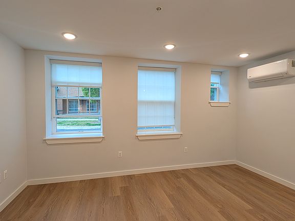 4th image of 55A109 Tunxis Ave #109
