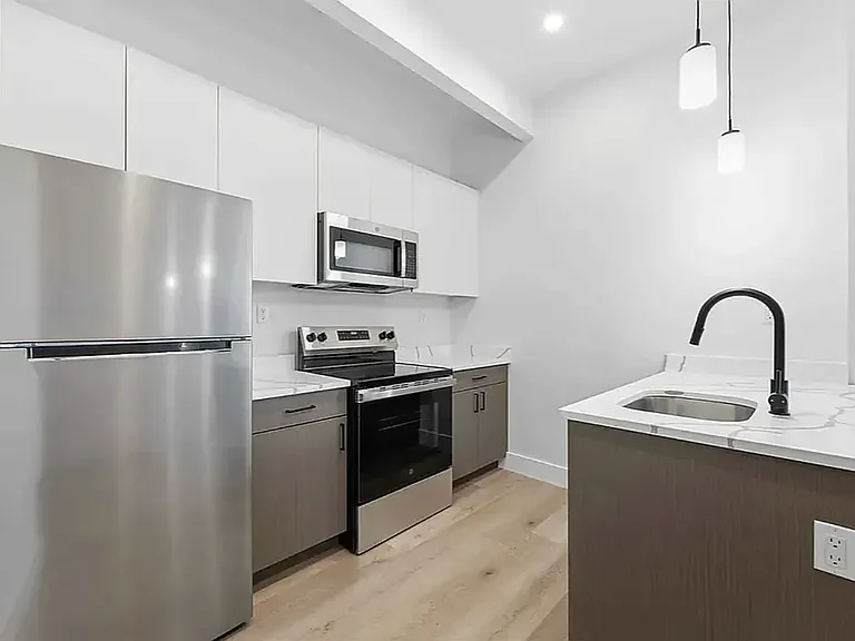 89-25 162nd St #505 — Photo 10