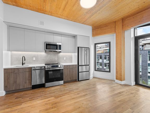 4th image of 80 Ainslie St #401