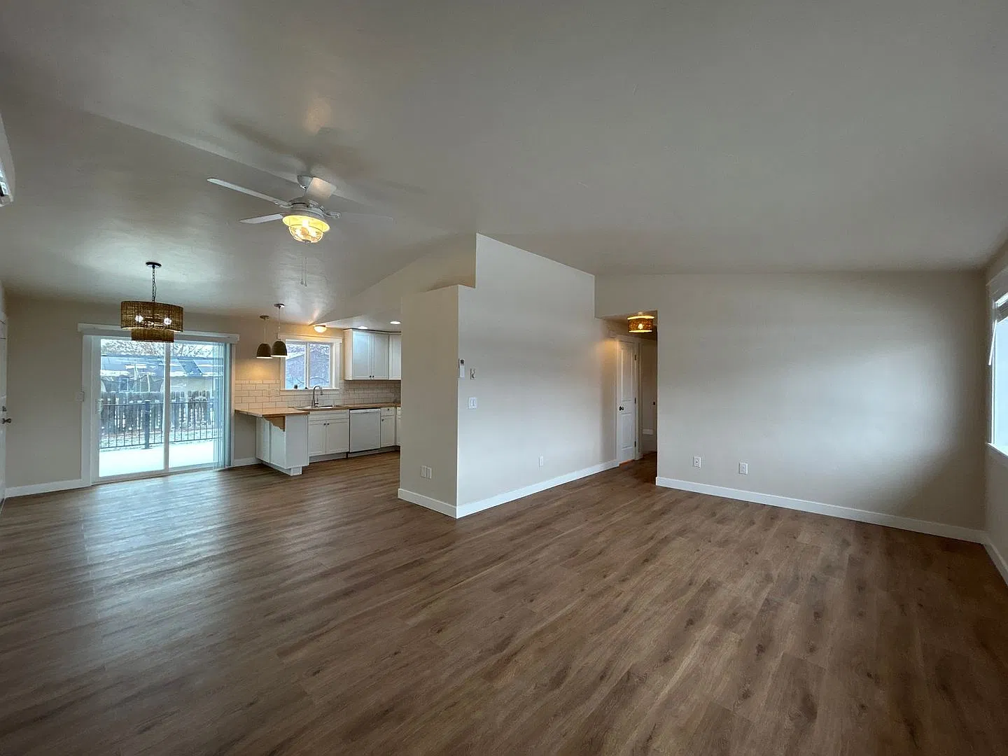 Remodeled 2 Bedroom / 2 Bathroom home in SW Redmond — Photo 3