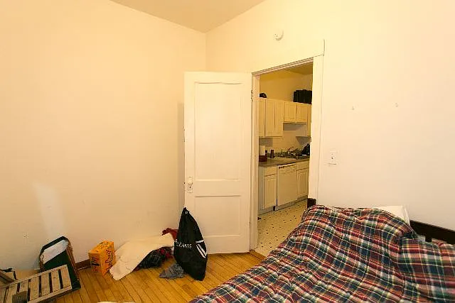 1927 W Schiller St #1 — Photo 14