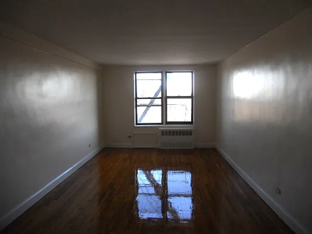 Rockaway Pkwy — Photo 3