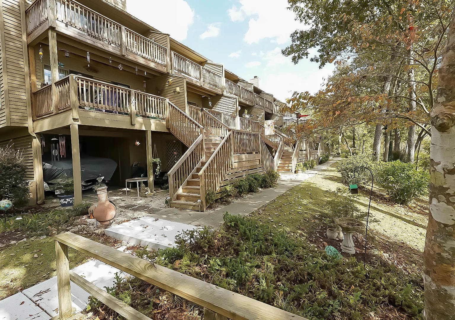 330 Gooseneck Rd W — Photo 2