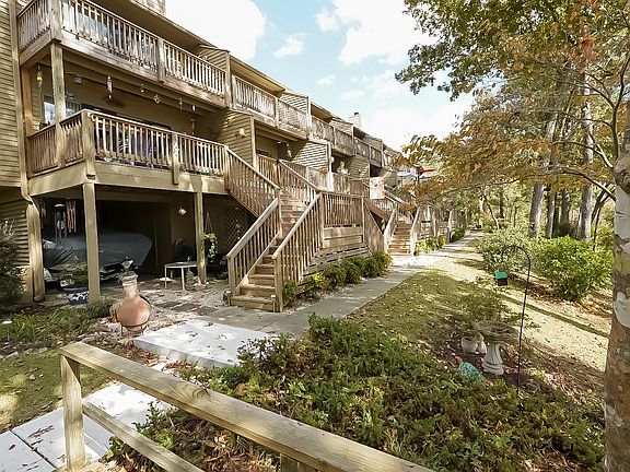 2nd image of 330 Gooseneck Rd W APT C2