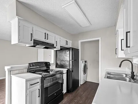 Kings Landing Apartments — Photo 39