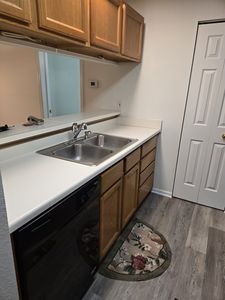 609 Curzon Ct APT 104, Howell, MI, 48843