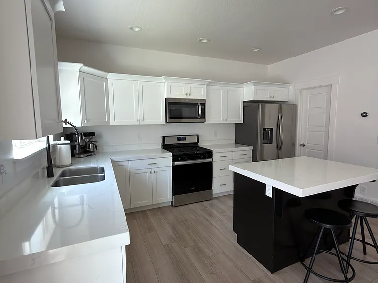 4889 E Breezy Patch Rd — Photo 8