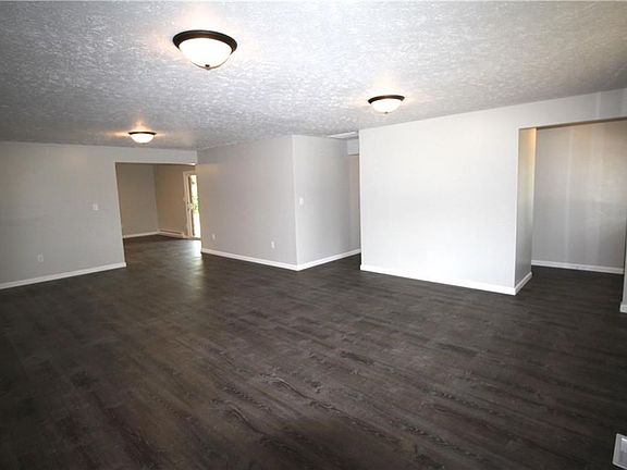 5th image of 615 Hathaway Trl