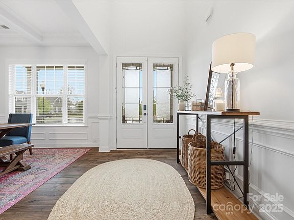 3rd image of 6025 Petersburg Dr