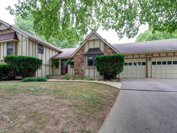 2nd image of 2043 E Kahler Ct