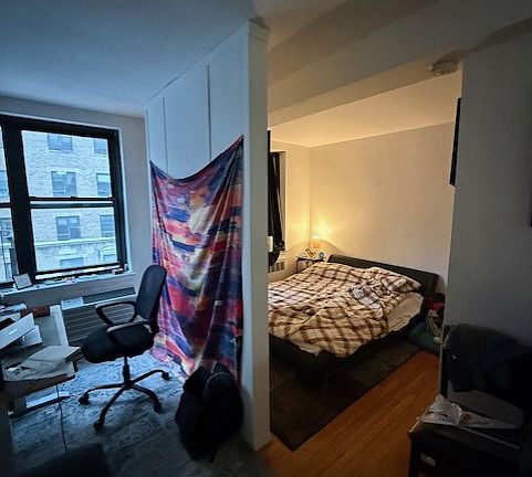 3rd image of 327 W 30th St APT 6F