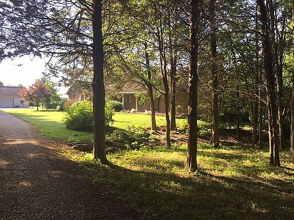 4th image of 380 Osage Dr