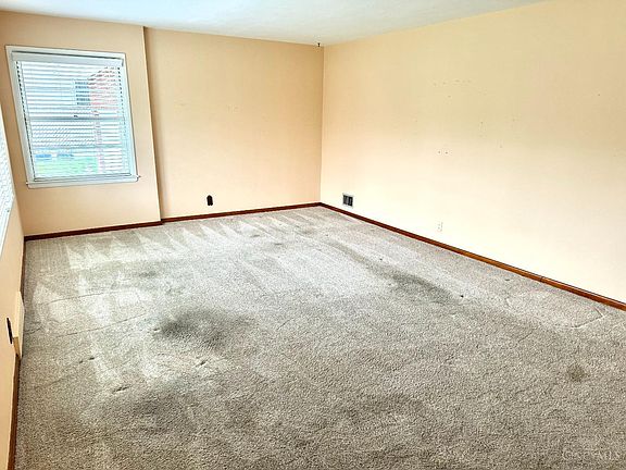 3rd image of 1350 Oakmont Ave