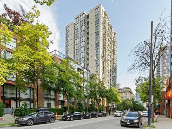 1082 Seymour St #1102, Vancouver, BC V6B 1X9