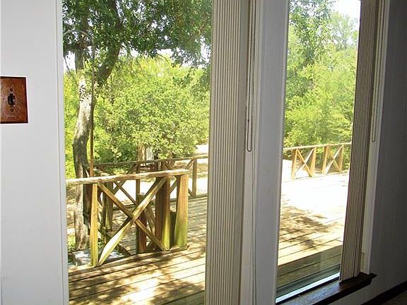 5th image of 29 Ole Cedar Ln