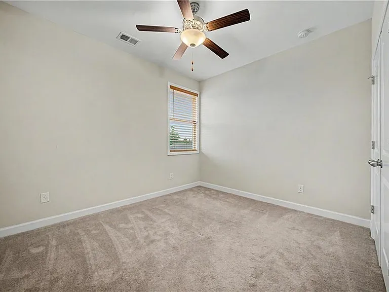 165 Mansfield Dr — Photo 34