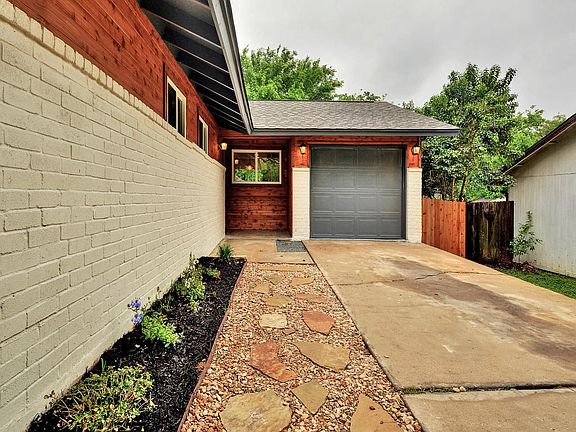 4th image of 5307 King Charles Dr