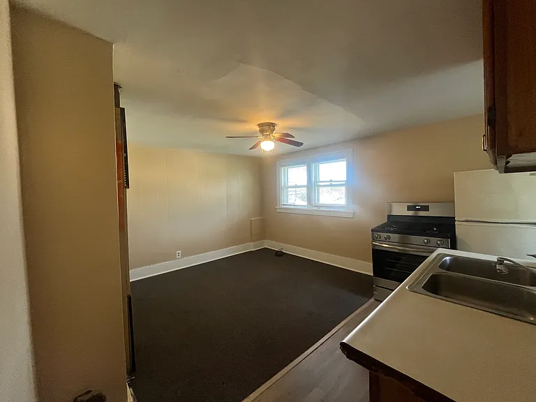 1 bed, 1.0 bath, $675 — Photo 6