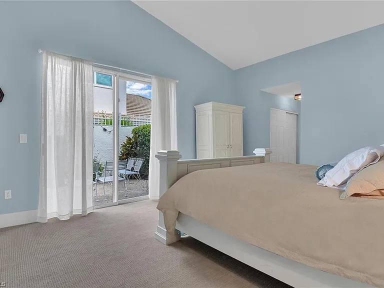 2124 Paget Cir #1 — Photo 10