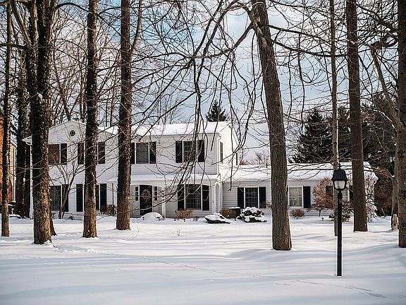 2nd image of 6002 Parkland Dr