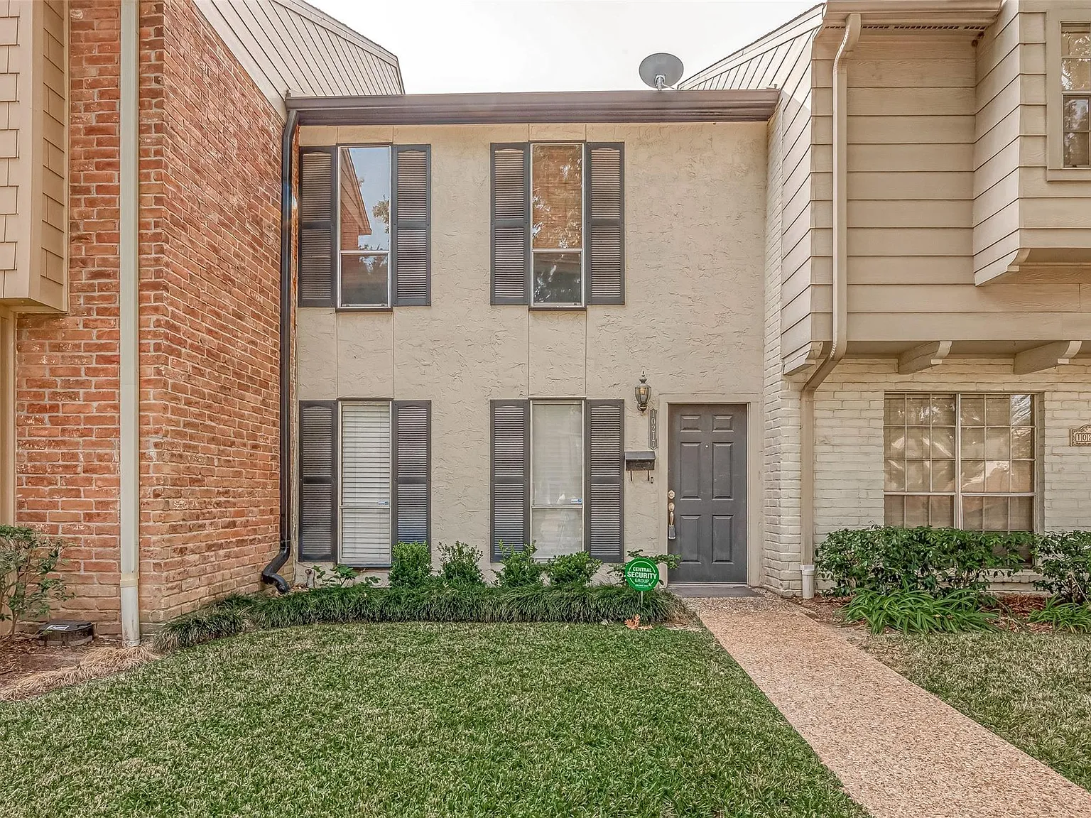 2 bed, 2.5 bath, 1258 sqft, $1,950 — Photo 1