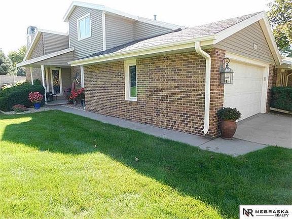 4th image of 8331 Carriage Hill Ct
