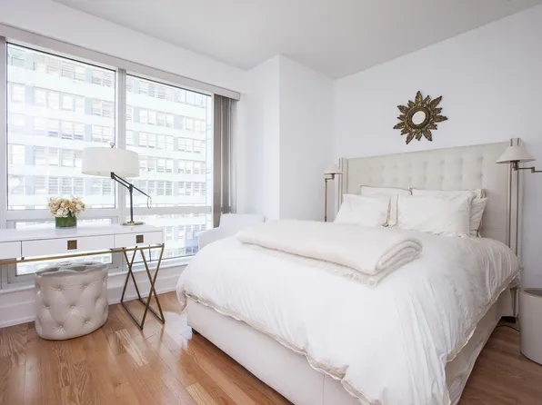 350 West 42nd Street 26I image 1 of 5
