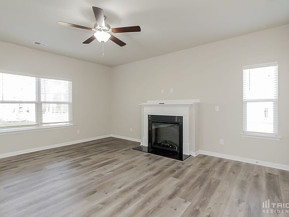 3rd image of 123 Spring Knoll Dr