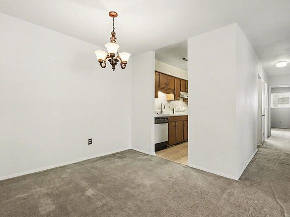 5th image of 1014 Sandlin Pl APT G