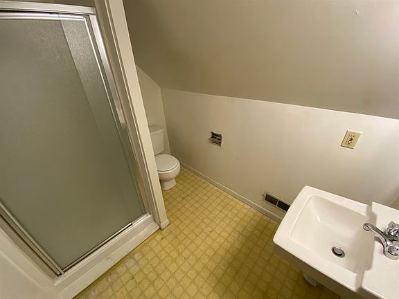 5th image of 713 N Lincoln St