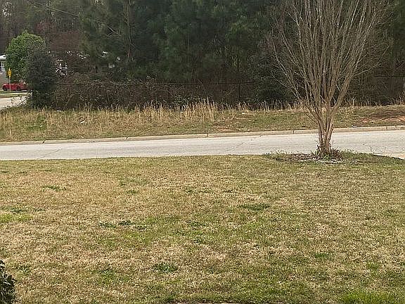 3rd image of 202 Maple Grove Rd