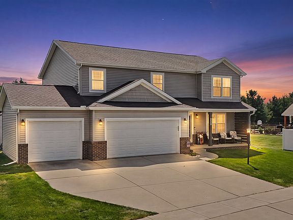 2nd image of 1402 Railside Dr