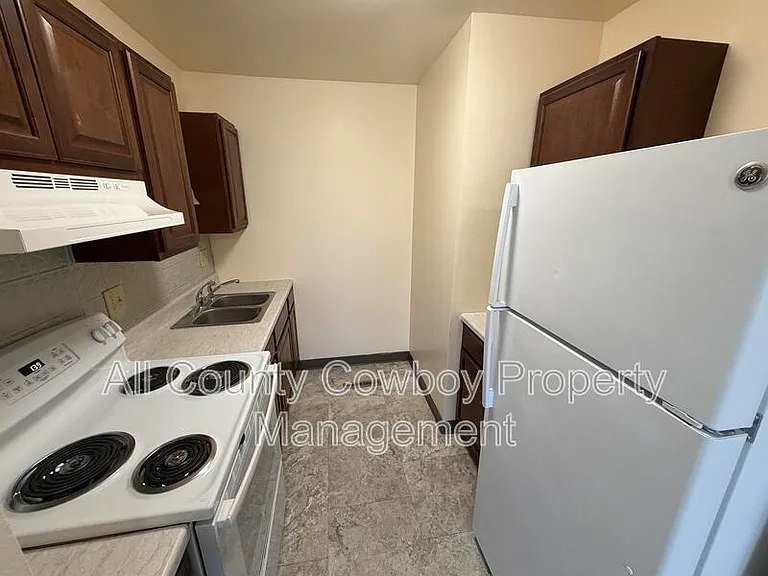 212 Norma Ct — Photo 4