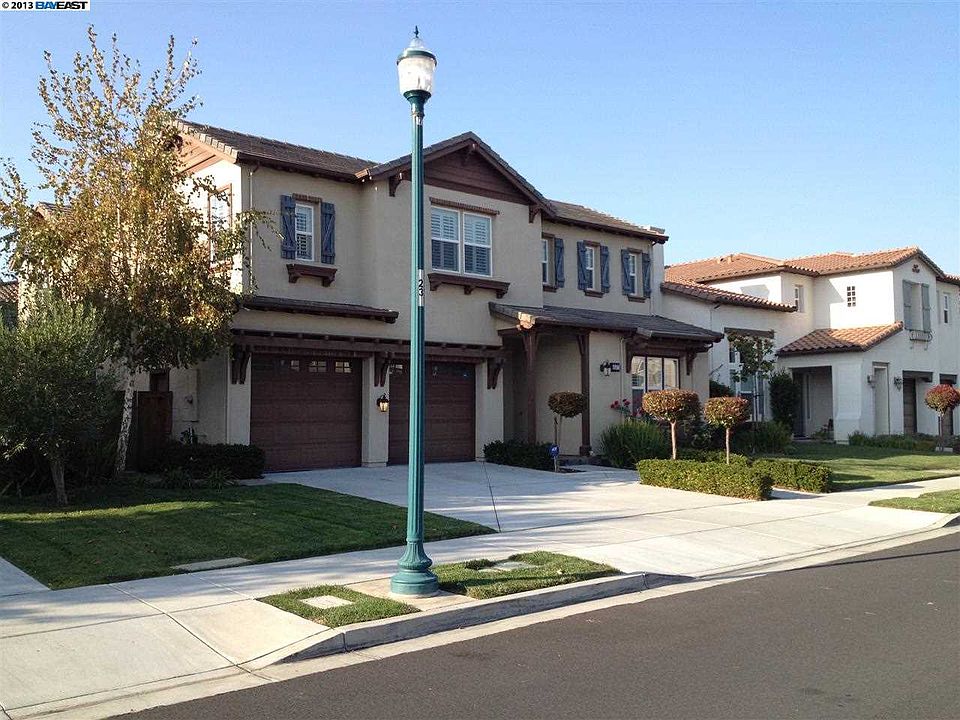 1st image of 4557 Fernandez St