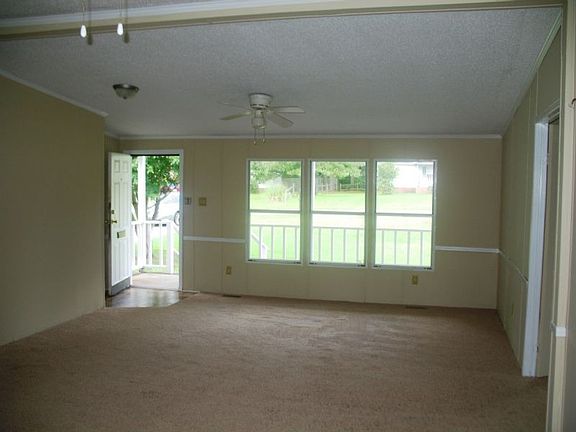 3rd image of 1321 Clan Campbell Dr