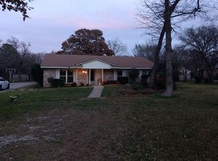 5405 Hidden Oaks Ln, Arlington, TX 76017