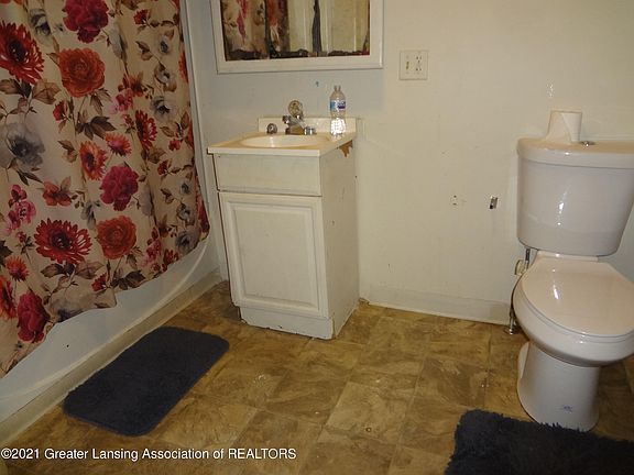 5th image of 303 N Pennsylvania Ave