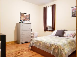 3039 33rd St APT 2R, Astoria, NY 11102