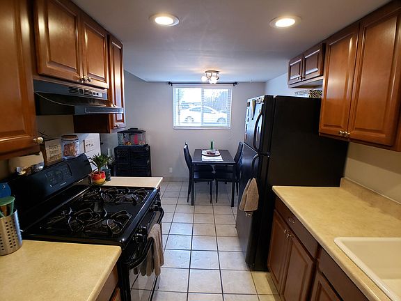 5th image of 612 Monterey Dr