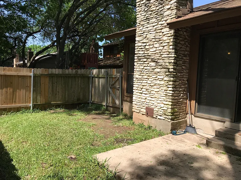 10405 Golden Meadow Dr #B — Photo 2
