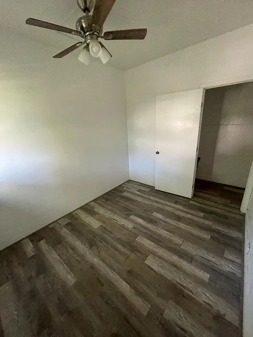 1050 Wong Ln - Upstairs A — Photo 1