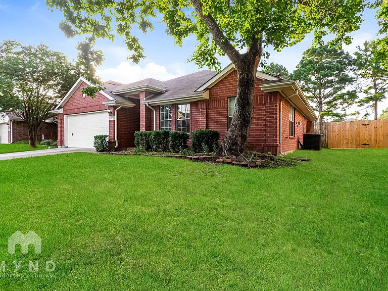 12035 Thornecrest Dr — Photo 17