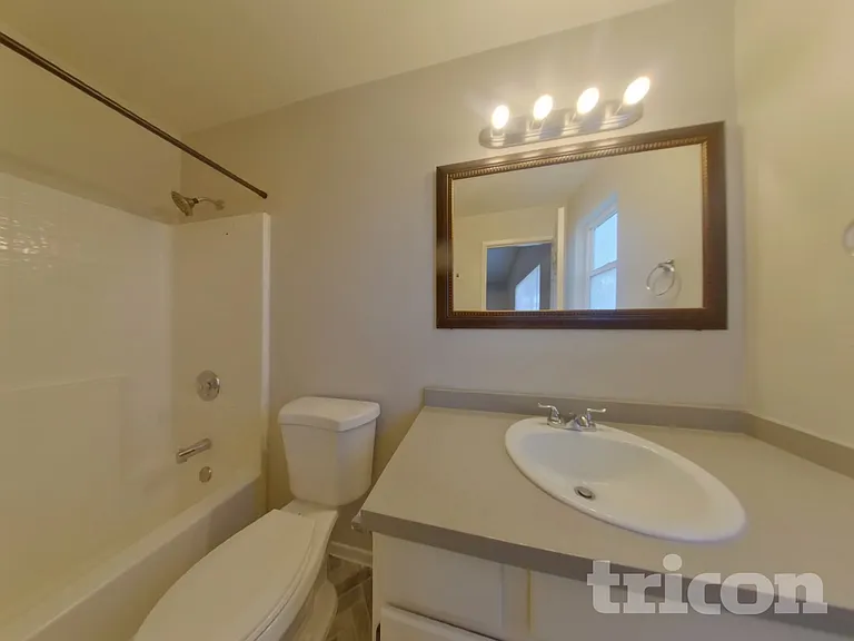 8475 Sopwith Blvd — Photo 10
