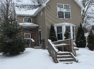 4 Maple Pl, Silver Creek, NY